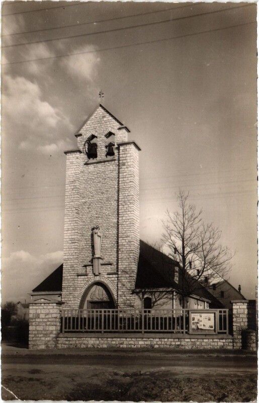 Carte postale ancienne St Prix Chapelle Notre Dame de la Vallee