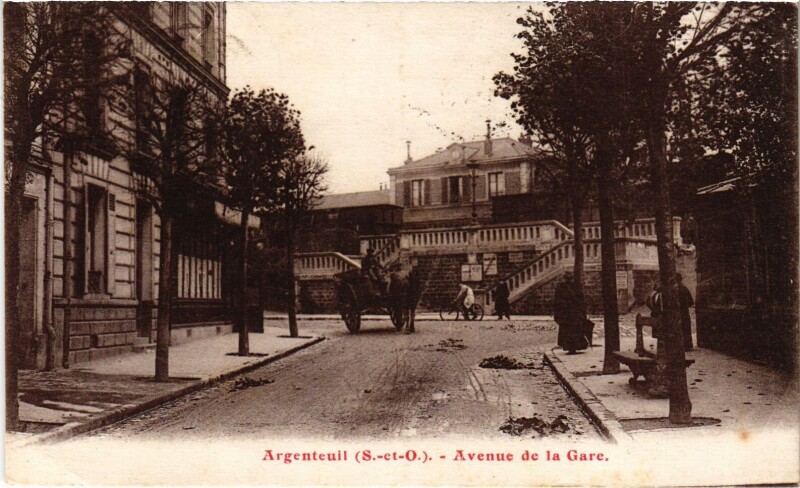 Carte postale ancienne Argenteuil Avenue de la Gare à Argenteuil