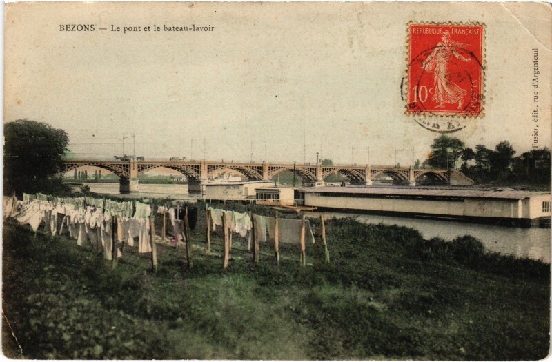 Carte postale ancienne Bezons Le pont et le bateau lavoir à Bezons