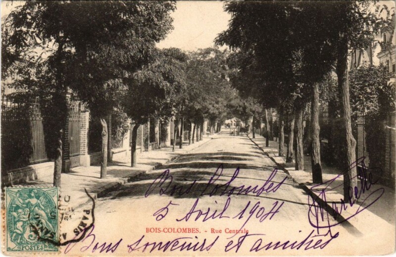 Carte postale ancienne Bois-Colombes Rue Centrale à Bois-Colombes