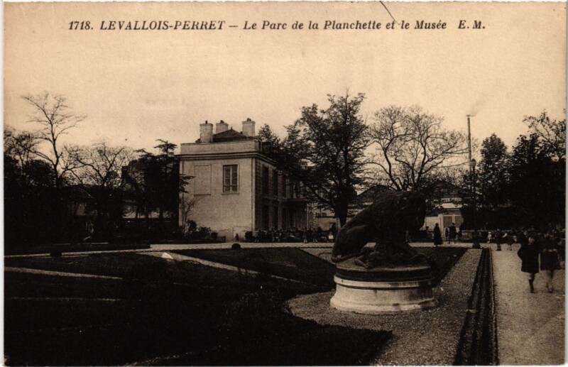 Carte postale ancienne Levallois-Perret Le Parc de la Planchette à Levallois-Perret