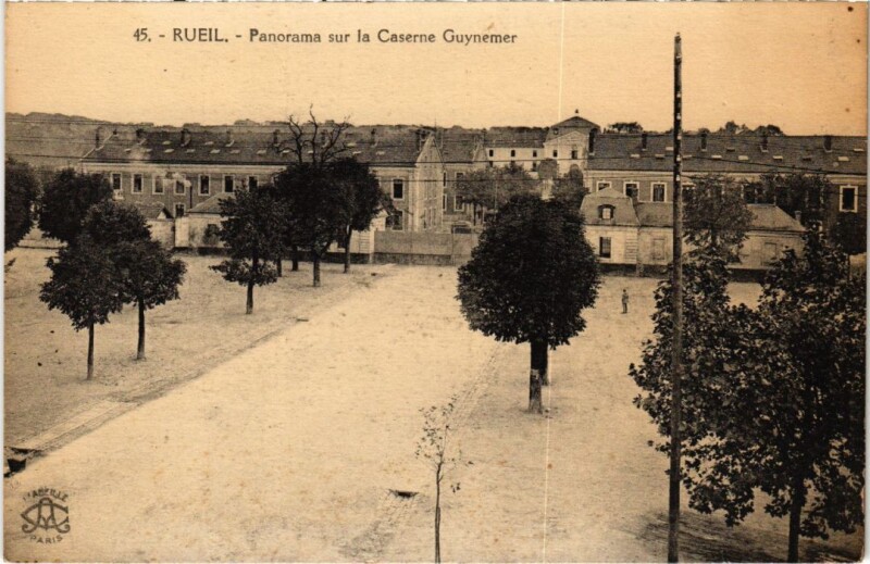 Carte postale ancienne Rueil-Malmaison Panorama sur la Caserne Guynemer à Rueil-Malmaison