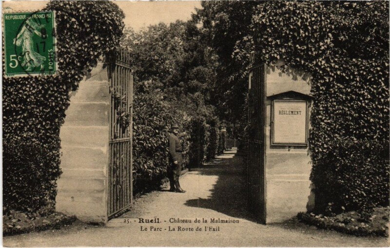 Carte postale ancienne Rueil-Malmaison Chateau de la Malmaison - Le Parc à Rueil-Malmaison