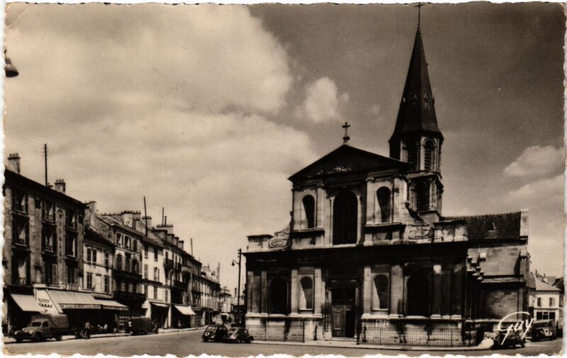 Carte postale ancienne Rueil-Malmaison Eglise à Rueil-Malmaison