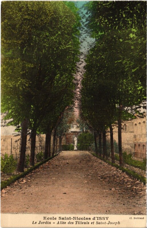Carte postale ancienne Issy-les-Moulineaux Ecole Saint-Nicolas - Le Jardin - Allee à Issy-les-Moulineaux