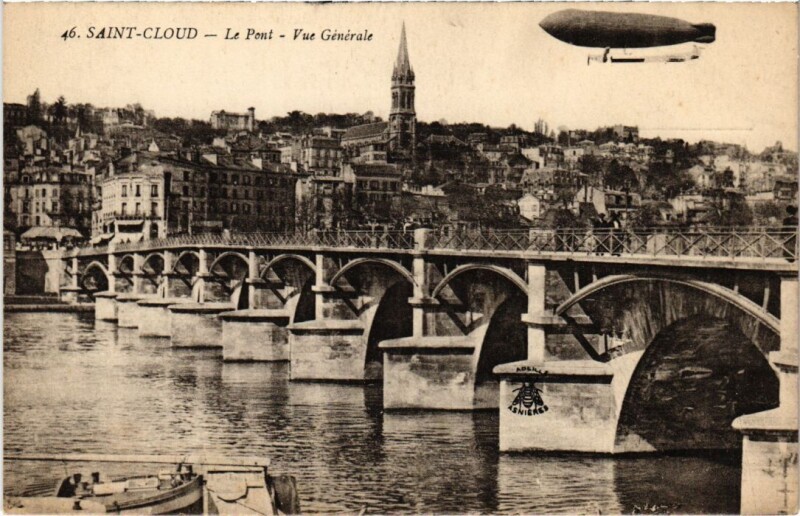 Carte postale ancienne Saint-Cloud Le Pont - Vue Generale - Zeppelin - Aviation à Saint-Cloud