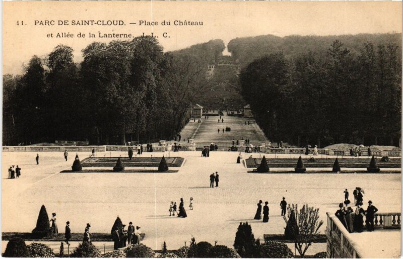 Carte postale ancienne Saint-Cloud Parc - Place du Chateau et Allee de la Lanterne à Saint-Cloud