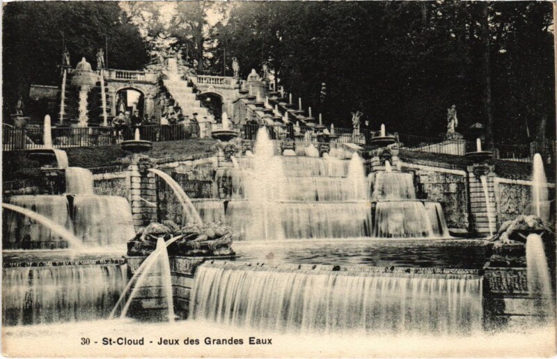 Carte postale ancienne Saint-Cloud Jeux des Grandes Eaux à Saint-Cloud