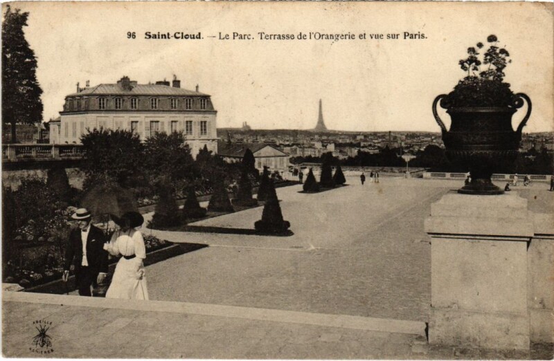 Carte postale ancienne Saint-Cloud Le Parc - Terrasse de l'Orangerie à Saint-Cloud