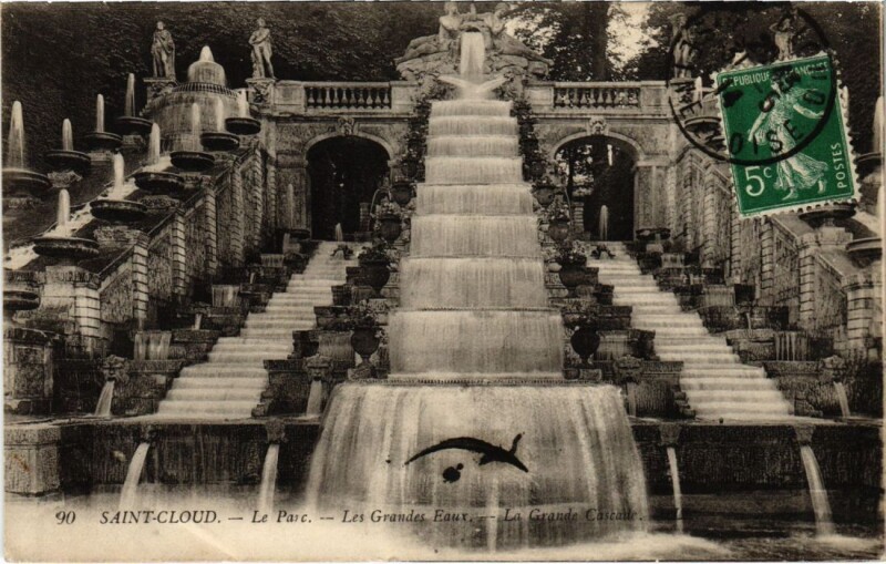 Carte postale ancienne Saint-Cloud Le Parc - Les Grandes Eaux - La Grande Cascade à Saint-Cloud