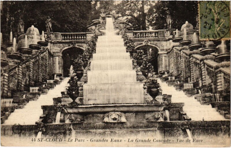 Carte postale ancienne Saint-Cloud Parc - Grandes Eaux - Grande Cascade à Saint-Cloud