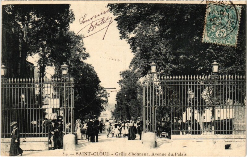 Carte postale ancienne Saint-Cloud Grille d'Honneur - Avenue du Palais à Saint-Cloud