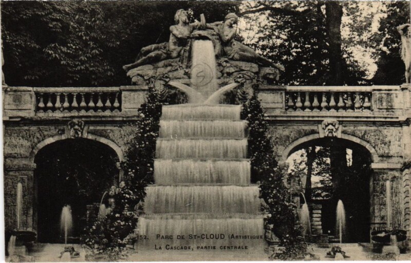 Carte postale ancienne Saint-Cloud Parc - La Cascade - Partie Centrale à Saint-Cloud