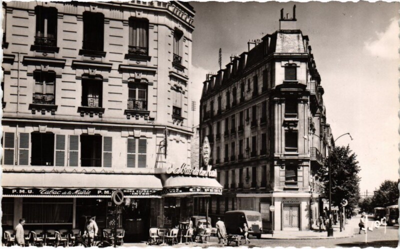 Carte postale ancienne Issy-les-Moulineaux Carrefour de la Mairie à Issy-les-Moulineaux