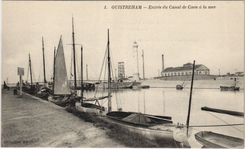 Carte postale ancienne Ouistreham Entree du Canal de Caen a la Mer à Ouistreham