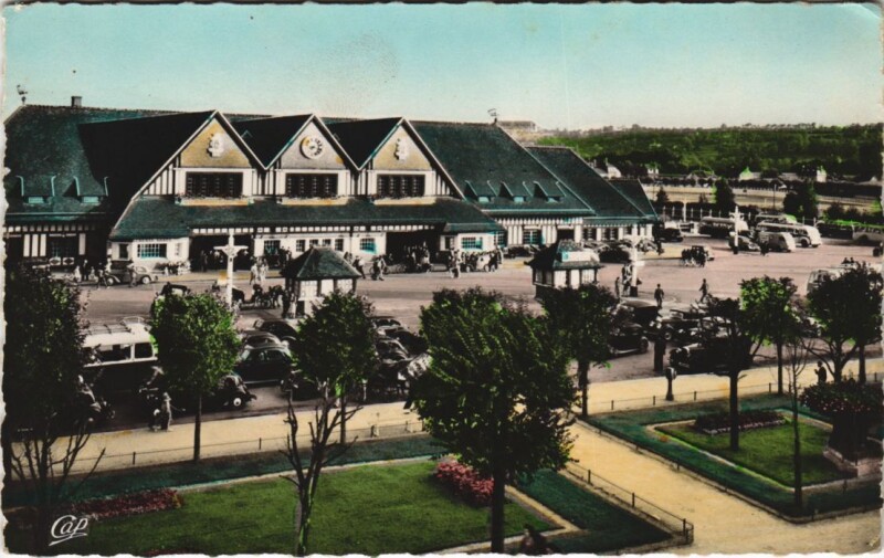 Carte postale ancienne Trouville Deauville - La Gare à Deauville
