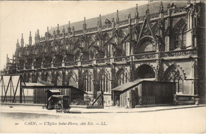 Carte postale ancienne Caen L'Eglise Saint-Pierre - Cote Est