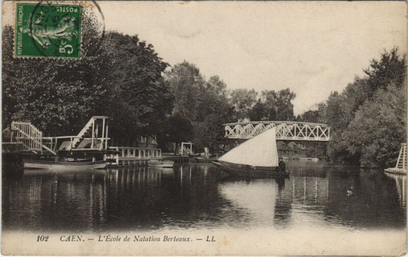 Carte postale ancienne Caen L'Ecole de Natation Berteaux