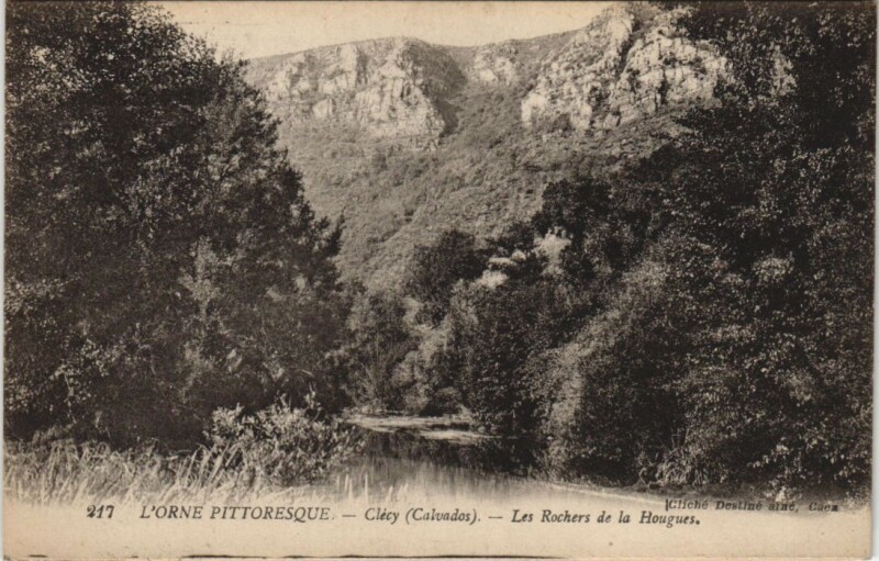 Carte postale ancienne Clecy Les Rochers de la Hougues