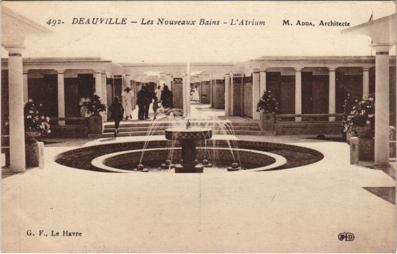 Carte postale ancienne Deauville Les Nouveaux Bains - L'Atruim à Deauville