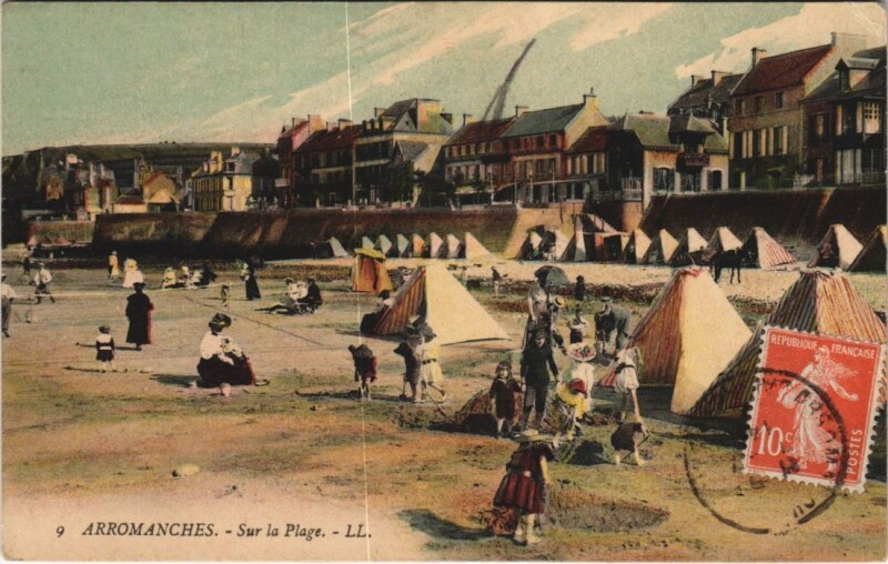 Carte postale ancienne Arromanches Sur la Plage