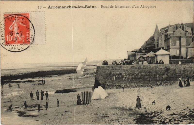 Carte postale ancienne Arromanches Essai de Lancement d'un Aeroplane