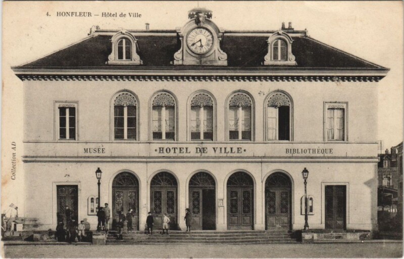 Carte postale ancienne Honfleur Hotel de Ville à Honfleur