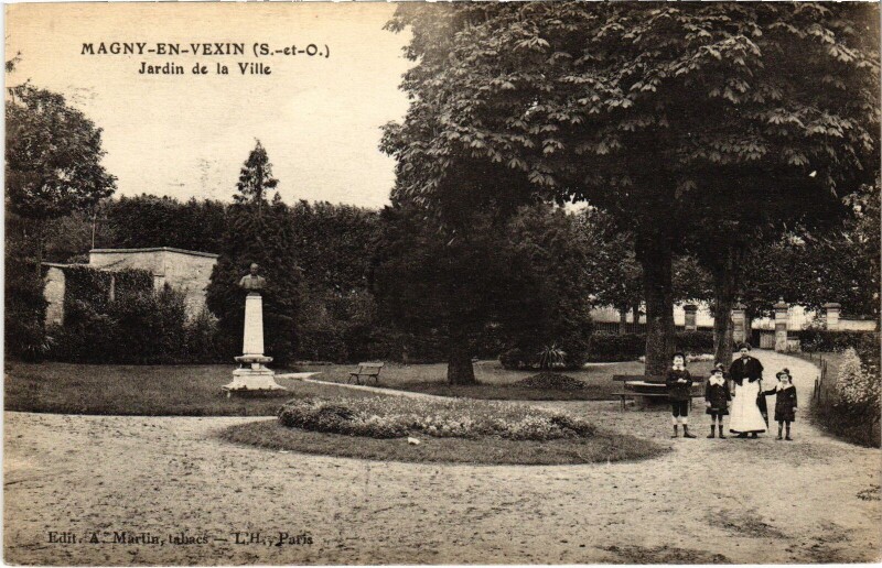Carte postale ancienne Magny en Vexin Jardin de la Ville à Magny-en-Vexin