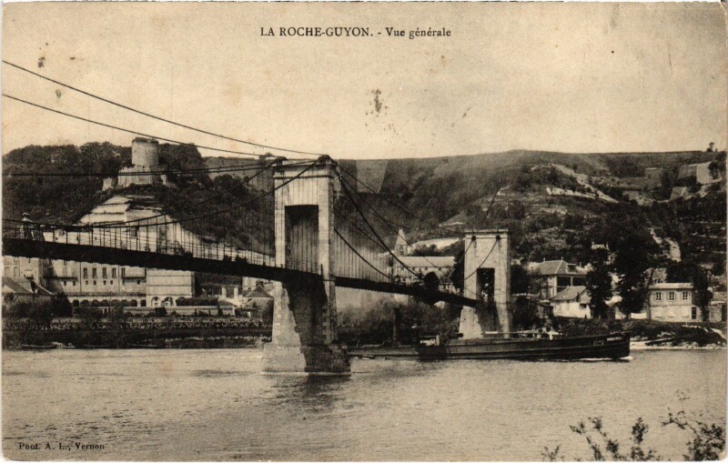 Carte postale ancienne La Roche Guyon vue generale à La Roche-Guyon