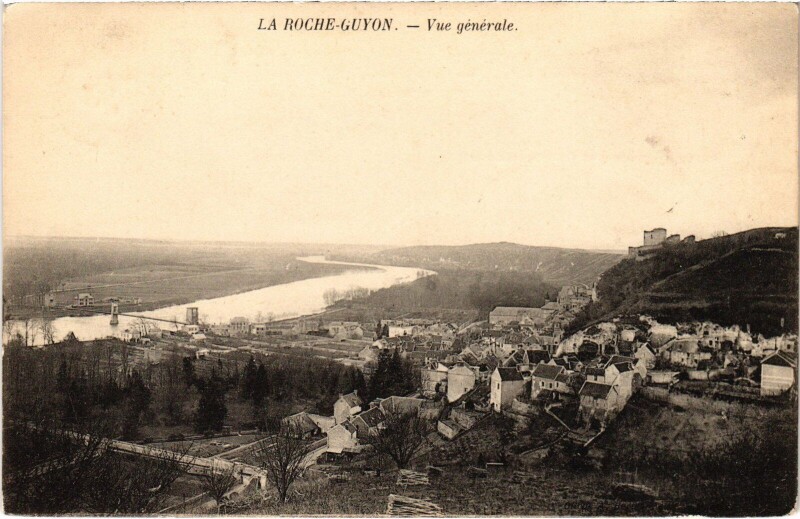 Carte postale ancienne La Roche Guyon vue generale à La Roche-Guyon