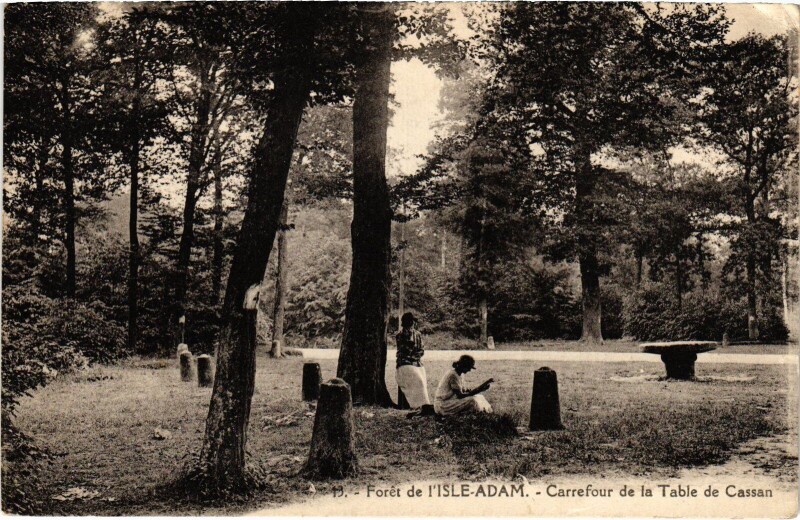 Carte postale ancienne L'Isle Adam Carrefour de la Table de Cassan à L'Isle-Adam