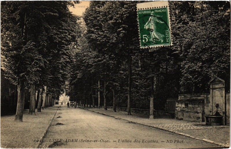 Carte postale ancienne L'Isle Adam Allee des Ecuries à L'Isle-Adam