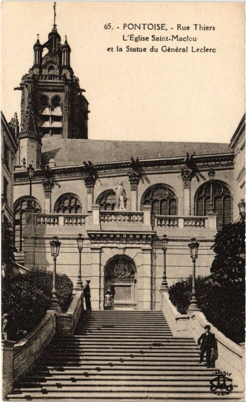 Carte postale ancienne Pontoise Rue Thiers Eglise Saint-Maclou à Pontoise
