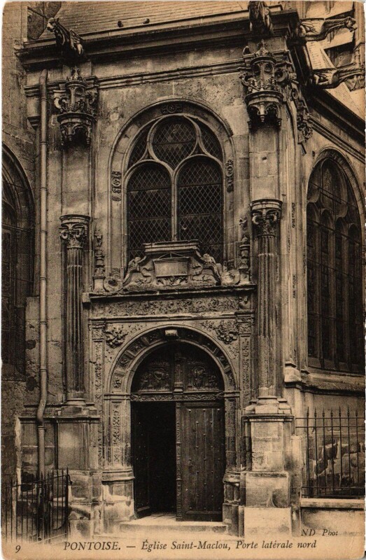 Carte postale ancienne Pontoise Eglise Saint-Maclou Porte laterale nord à Pontoise