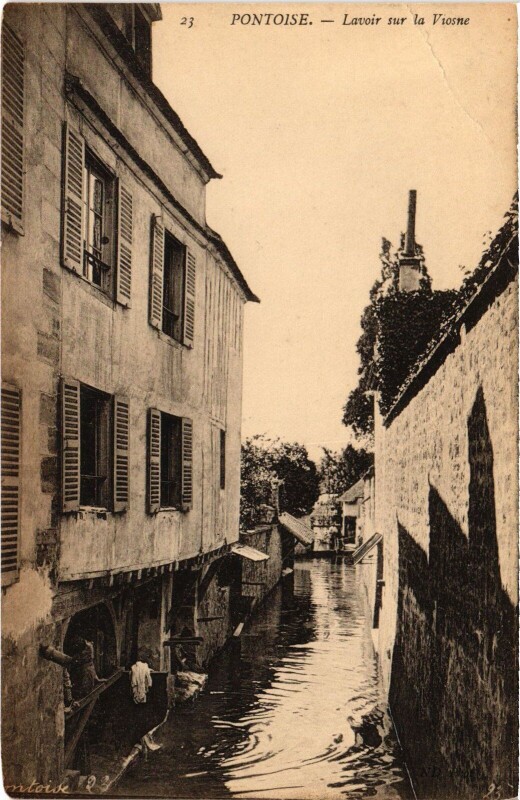 Carte postale ancienne Pontoise Lavoir sur la Viosne à Pontoise