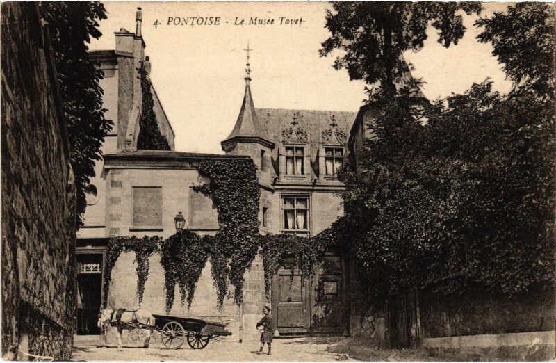 Carte postale ancienne Pontoise Musee Tavet à Pontoise