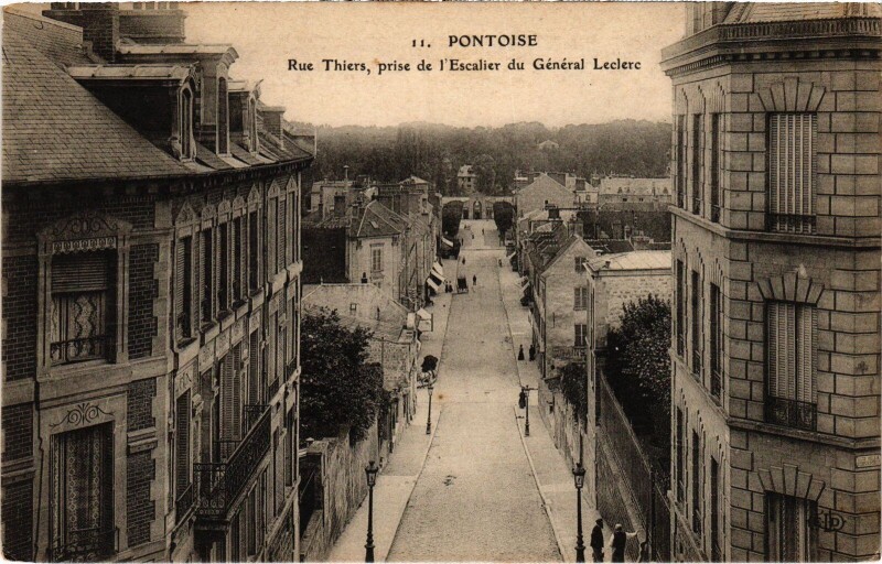 Carte postale ancienne Pontoise Rue Thiers à Pontoise