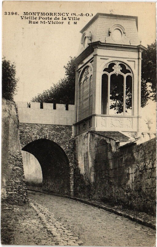 Carte postale ancienne Montmorency Vieille porte de la Ville Rue Saint-Victor à Montmorency