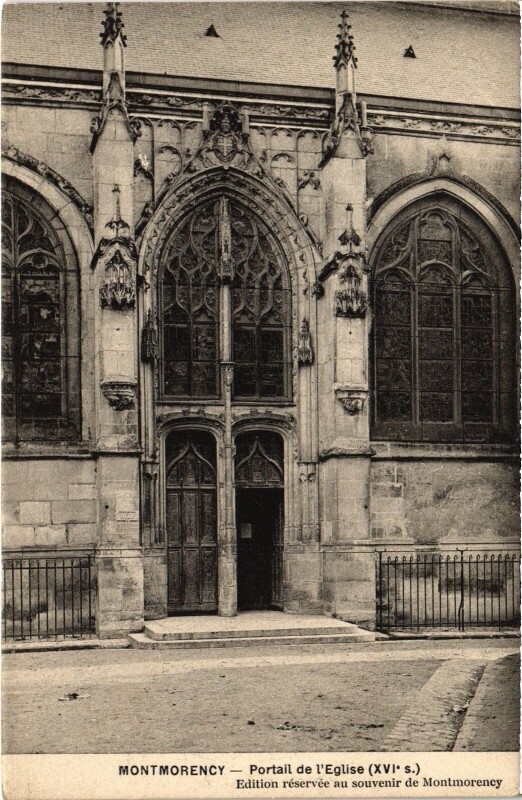Carte postale ancienne Montmorency Portail de l'Eglise à Montmorency