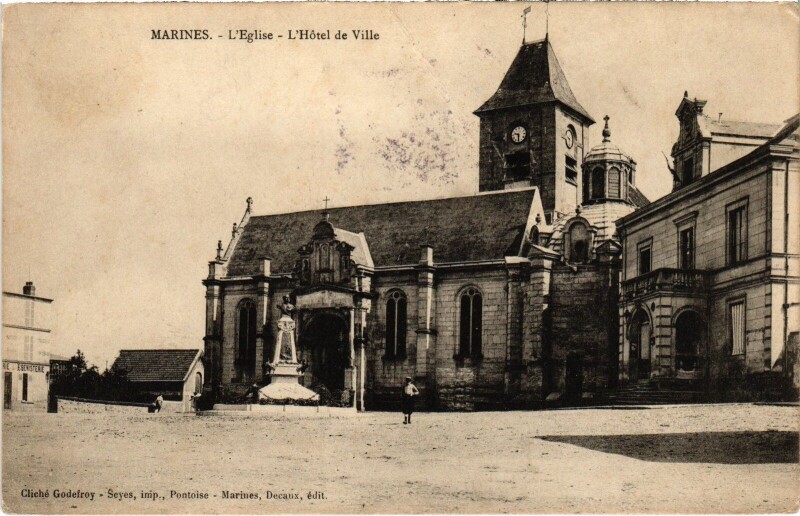 Carte postale ancienne Marines Eglise Hotel de Ville à Marines