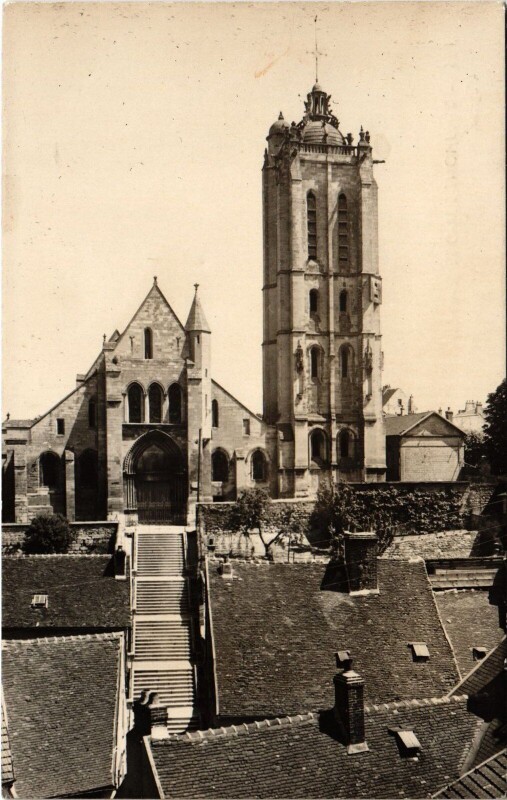 Carte postale ancienne Beaumont Eglise