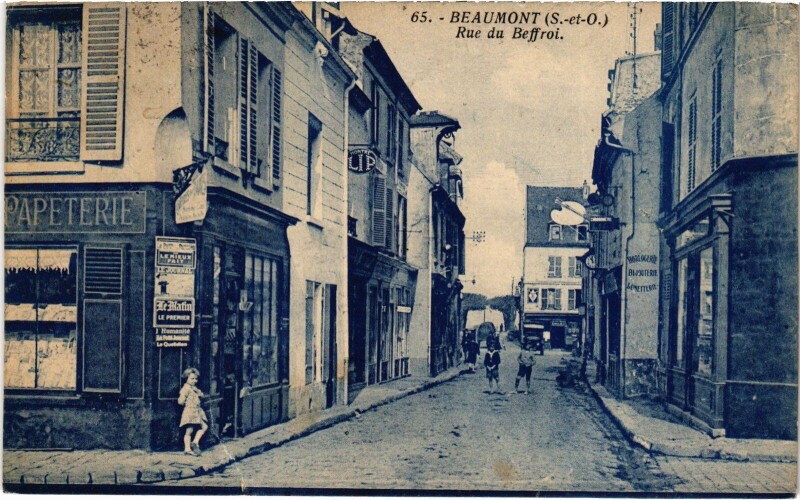 Carte postale ancienne Beaumont Rue du Beffroi