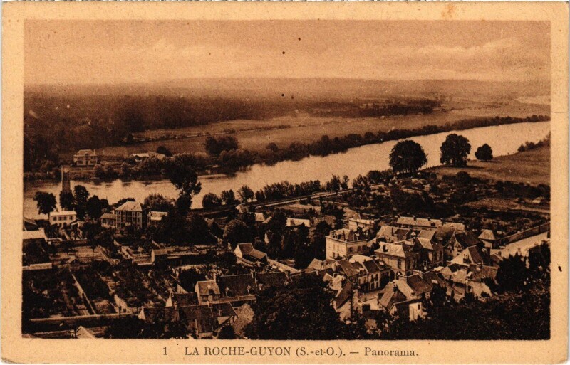 Carte postale ancienne La Roche Guyon panorama à La Roche-Guyon