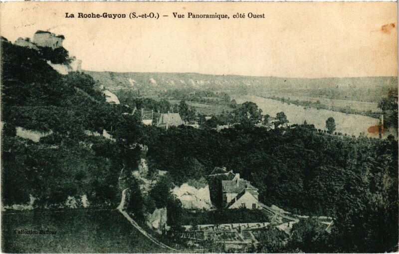Carte postale ancienne La Roche Guyon vue panoramique à La Roche-Guyon