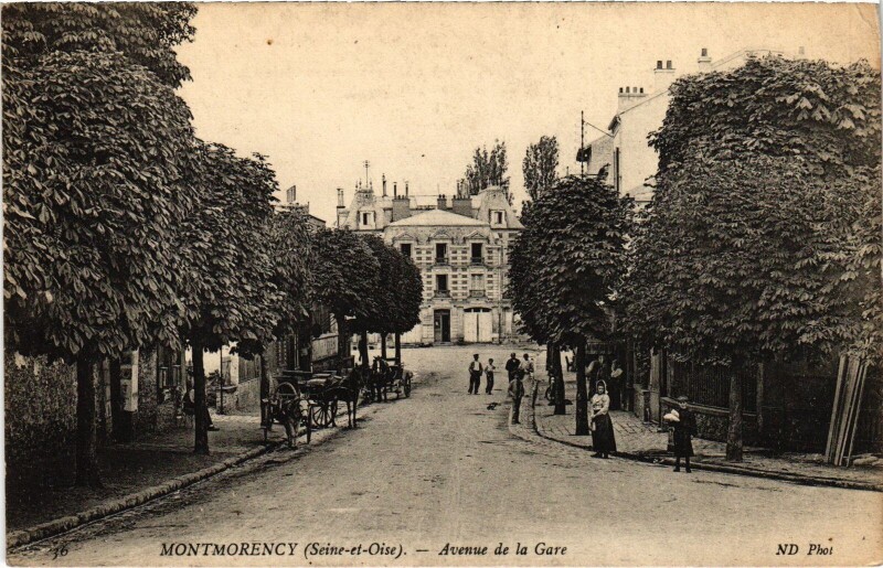 Carte postale ancienne Montmorency Avenue de la Gare à Montmorency