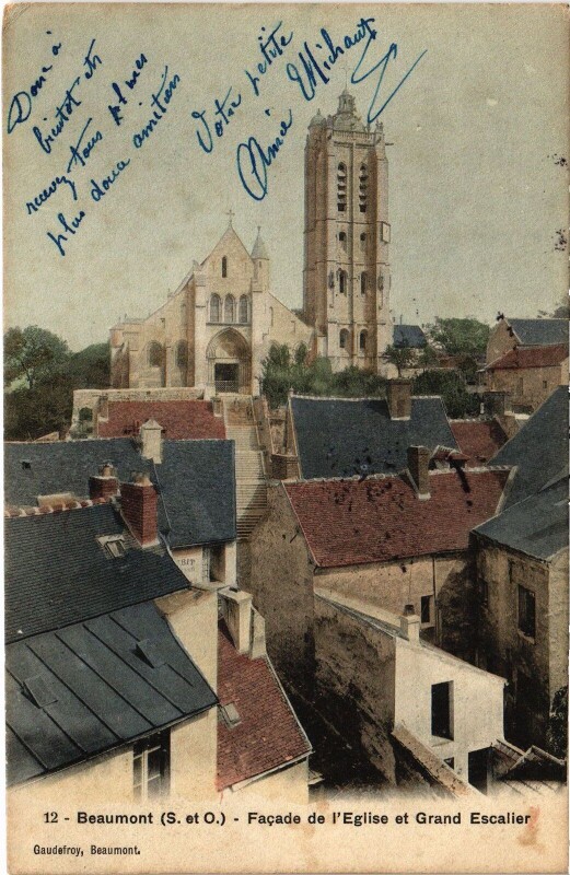 Carte postale ancienne Beaumont Facade de l'Eglise et Grand Escalier