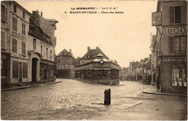 Carte postale ancienne Magny en Vexin Place des Halles à Magny-en-Vexin