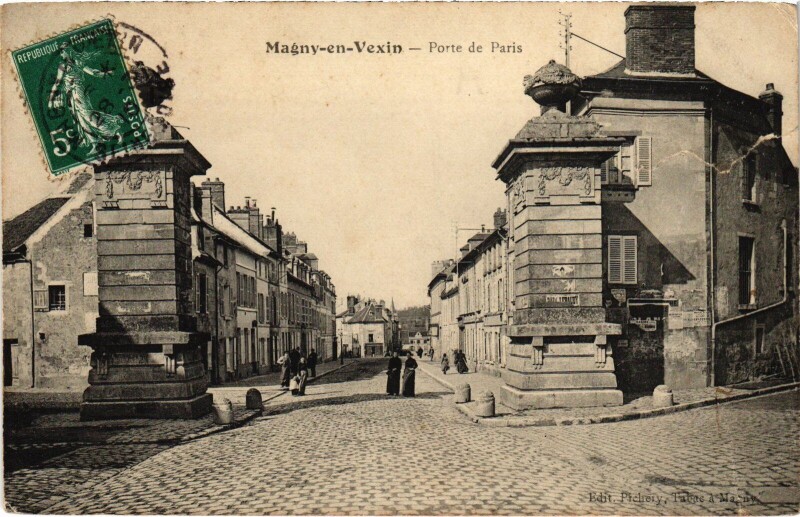 Carte postale ancienne Magny en Vexin Porte de Paris à Magny-en-Vexin