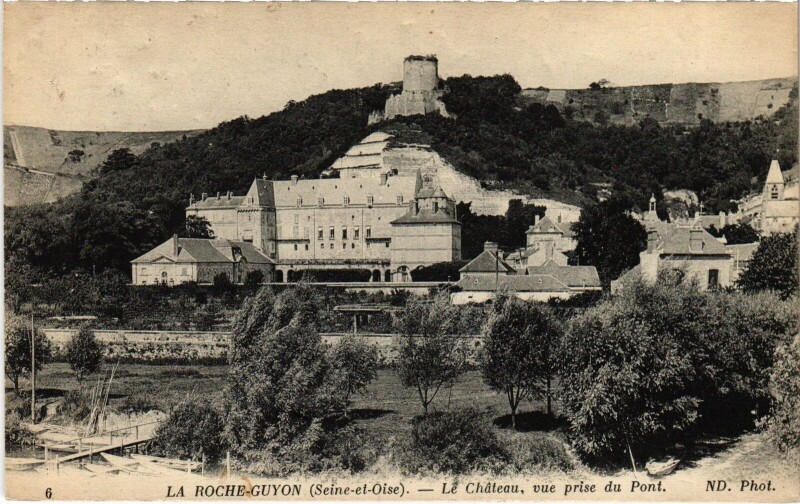 Carte postale ancienne La Roche Guyon Le Chateau à La Roche-Guyon