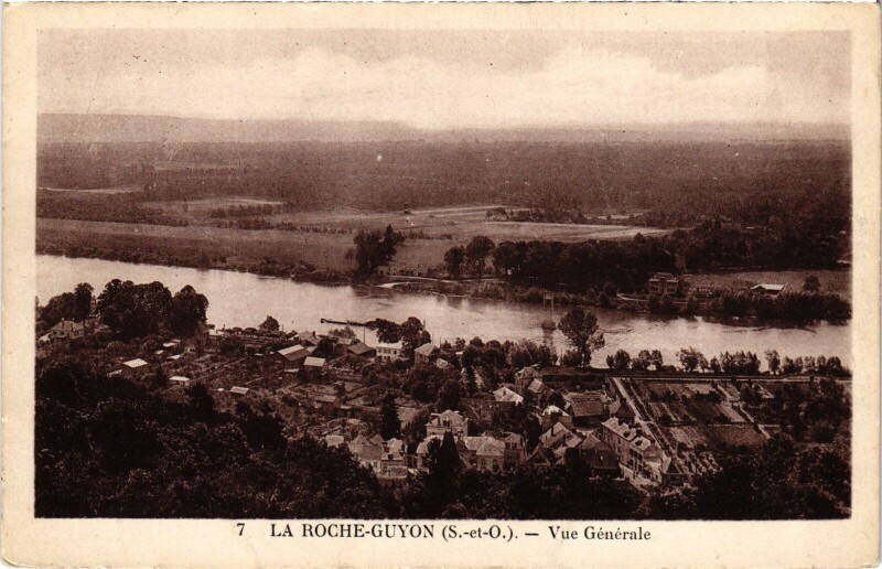Carte postale ancienne La Roche Guyon vue generale à La Roche-Guyon